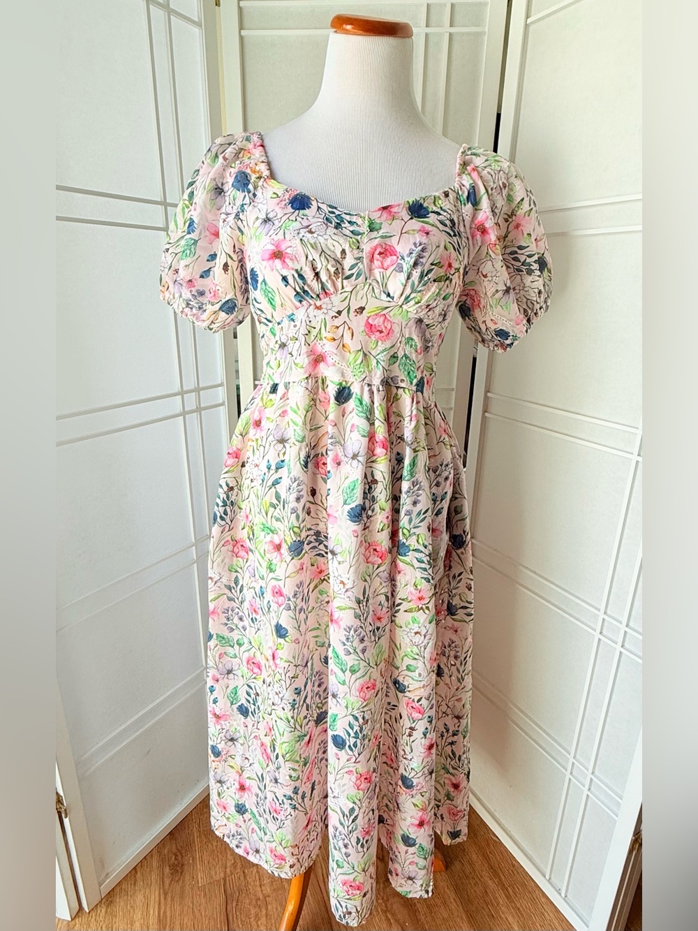Eyelet cotton fabric Floral Puff Sleeve Maxi Dress